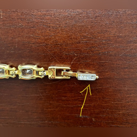 Swarovski Gold Tone Link With Clear Octagonal Cut Crystals Women's Bracelet - Picture 6 of 6